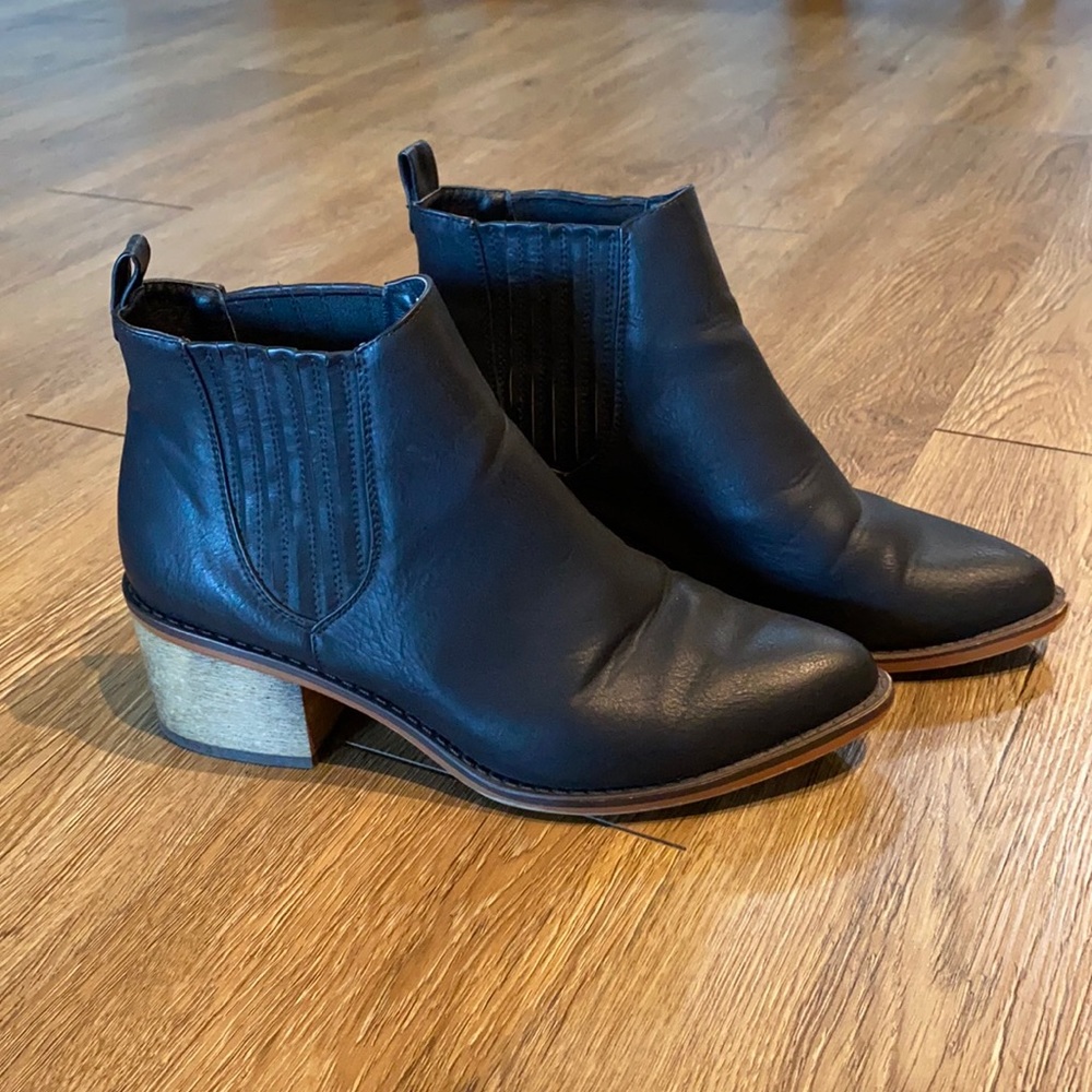 American Eagle Booties